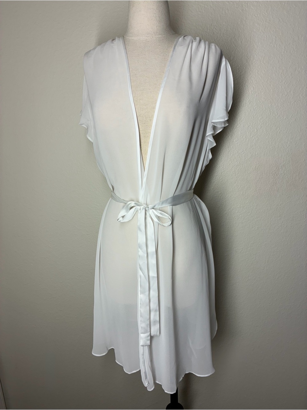 Oscar de la Renta Pink Label White Sheer Satin-Trim Wrap Robe, size Medium